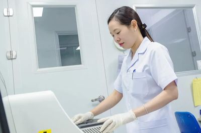 Người giải mã đáp ứng thuốc