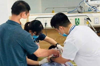 Hơn 40 người nghi ngộ độc khí clo ở Hà Nội, 2 bệnh nhân rất nặng