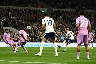 Tottenham thắng trận đầu tiên nhờ màn tái xuất sau 536 ngày