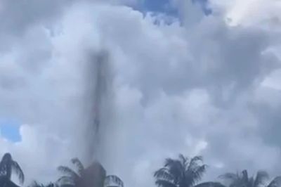 Vĩnh Long: Giếng khoan hơn 10 năm tuổi bất ngờ phun cột nước cao 15 mét