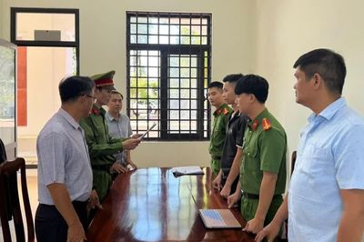 Tài xế taxi say rượu tông công nhân vệ sinh môi trường thương tật 76%