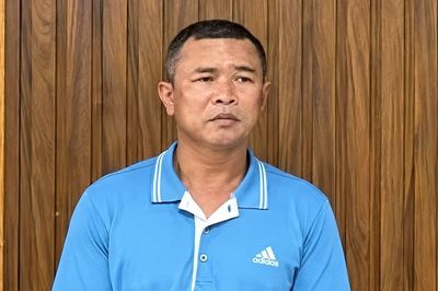 Cầm dao 'đi dạo', chặn xe người đi đường