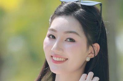 Nữ sinh Học viện Ngân hàng 19 tuổi mê viết thư pháp ở Hoa hậu Việt Nam