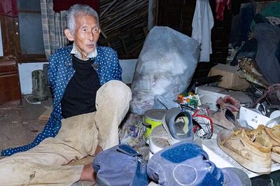 Những tỷ phú sống tằn tiện qua ngày để giữ tài sản