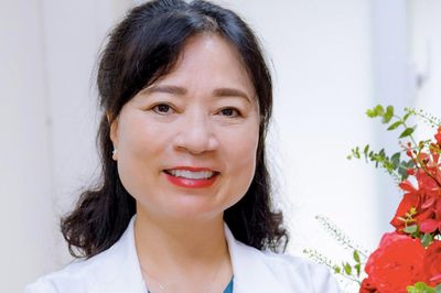 Nữ bác sĩ với hơn hai thập kỷ tìm con cho các cặp vợ chồng hiếm muộn