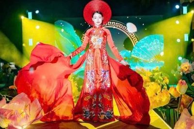 NTK Cao Thu Vân ra mắt 5 mẫu áo dài nhận diện Xứ Thanh