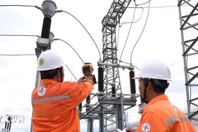 Quốc hội làm việc, thảo luận về Luật điện lực, Luật báo chí và nhiều dự án luật khác