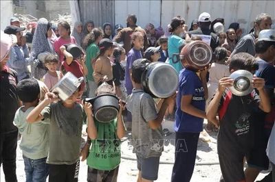 Chuẩn bị triển khai lực lượng quốc tế tới Gaza, cứu trợ bị cắt giảm