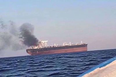 Iran tuyên bố hai tàu dầu trúng thủy lôi ở eo biển Hormuz, giá dầu cao nhất 5 tháng