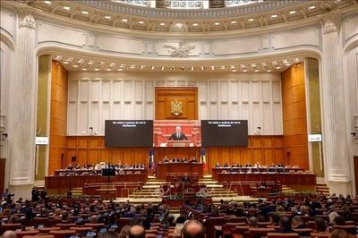 Romania phê chuẩn chính phủ mới, chấm dứt nhiều tháng bế tắc chính trị