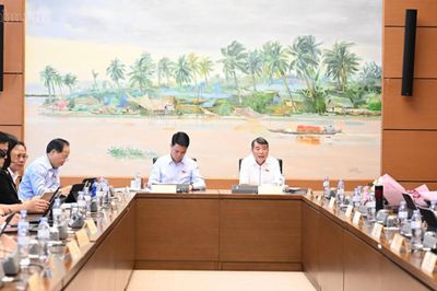 Thủ tướng Lê Minh Hưng: Kiểm soát chặt giá nhà ở xã hội, không để tăng giá bất hợp lý