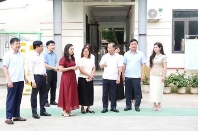 Phó Chủ tịch Thường trực UBND thành phố Bắc Ninh Mai Sơn kiểm tra các trường học quy mô lớn sau sắp xếp