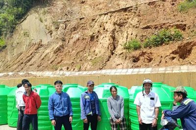 Hỗ trợ hệ thống nước sinh hoạt, sản xuất cho người dân