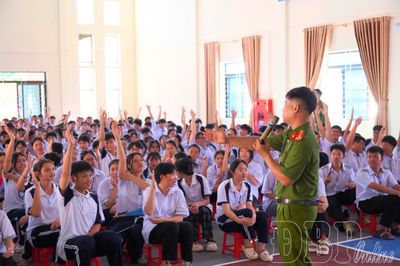 Ngăn chặn hiểm họa ma túy học đường