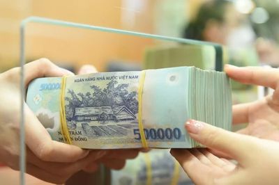 Lãi suất tiết kiệm ngày 20-10: Loạt ngân hàng giảm, nơi nào vẫn trên 7%/năm?