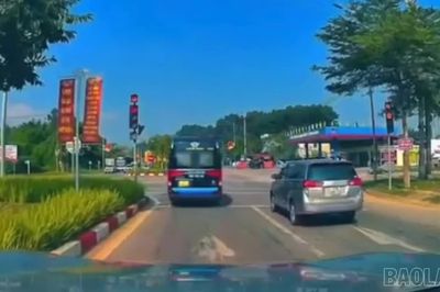 Lào Cai: Xử phạt 19 triệu đồng lái xe khách vượt đèn đỏ qua phản ánh của người dân