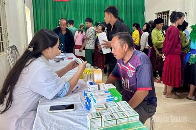 Lũng Cú đứng đầu toàn tỉnh về tỷ lệ khám sức khỏe toàn dân
