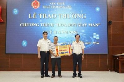 Thuế Đắk Lắk trao thưởng 60 triệu đồng cho 14 hóa đơn may mắn