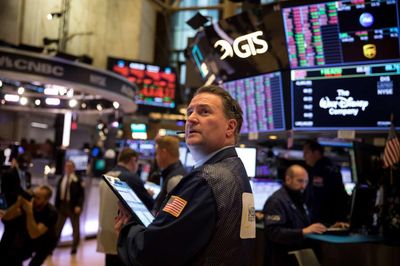 Nasdaq bật tăng, chứng khoán Mỹ phân hóa