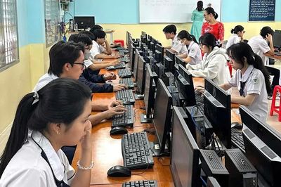 Các trường trung học cơ sở, trung học phổ thông được tổ chức kiểm tra định kì trên máy tính