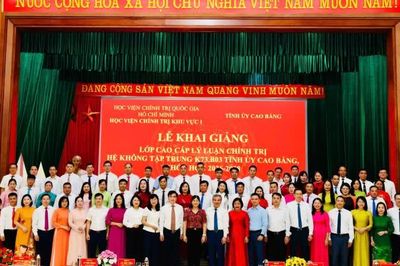 Khai giảng lớp cao cấp lý luận chính trị hệ không tập trung khoá 2026 - 2028