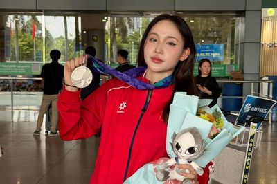 Em gái Châu Tuyết Vân tung hoành thế giới ảo, hạ 2 võ sĩ nam ở võ đài châu Á