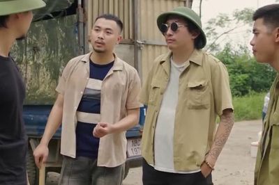 Toản (Duy Hưng) chạm mặt nhóm 'bảo kê' bãi xe ở chợ