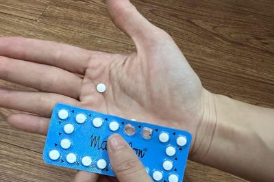 Uống thuốc tránh thai hàng ngày có gây vô sinh?