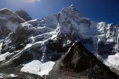 Everest có phải là ngọn núi cao nhất lịch sử Trái Đất?