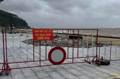 Sóng biển cao đến 4m, các tỉnh từ Quảng Ninh đến Quảng Ngãi ứng phó