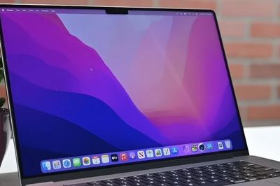 MacBook Pro OLED sắp xuất hiện, Apple chuẩn bị động thái mới vào tháng 11 tới