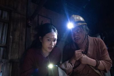 Vì sao phim Việt đang là đối thủ của Trại Buôn Người phải đổi tên trước khi ra rạp?