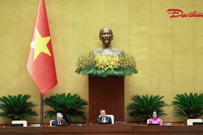 Đề nghị siết quản lý giá thuốc, thiết bị y tế, bảo đảm quyền lợi người bệnh