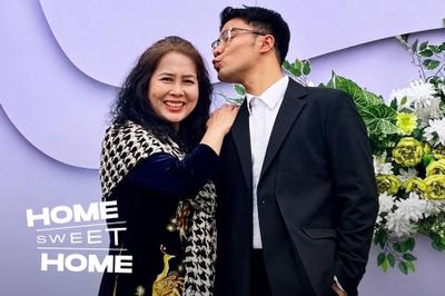Trợ lý giám đốc bỏ việc về giữ tiệm bánh đa cua của mẹ