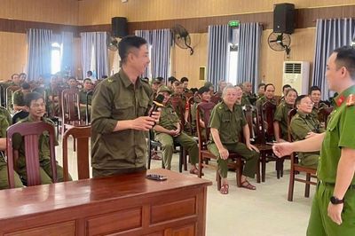 Huấn luyện nghiệp vụ, khả năng phối hợp cho lực lượng tham gia bảo vệ an ninh trật tự ở cơ sở