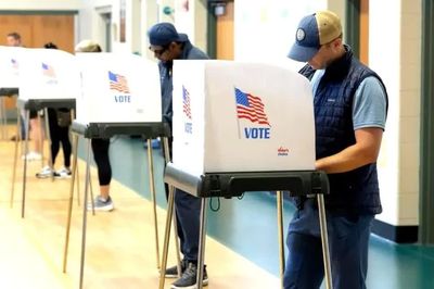 Trước thềm bầu cử giữa nhiệm kỳ: Tổng thống Donald Trump đưa ra nhiều cam kết tài chính