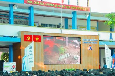 Tiết học lịch sử đặc biệt của gần 2.300 học sinh TPHCM