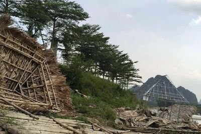 Phú Thọ tháo dỡ các bè mảng không đảm bảo điều kiện trên sông Bôi