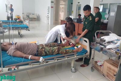 Kịp thời sơ cứu và đưa quân nhân Campuchia bị tai nạn đi cấp cứu