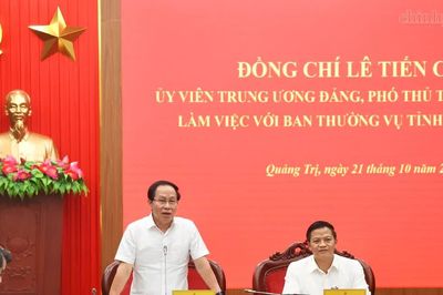Quảng Trị cần giảm thực chất 50% thời gian thủ tục hành chính, nhân rộng cơ chế 'luồng xanh'