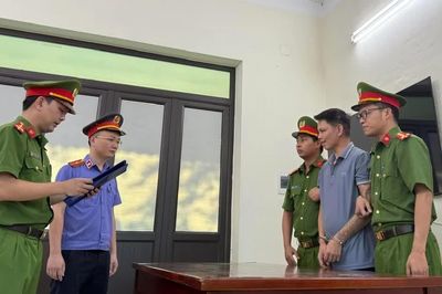 Phê chuẩn lệnh bắt tạm giam người cha nhiều lần hành hạ hai con gái ruột