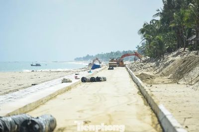 Kè biển hơn 200 tỷ chắn sóng, ngăn cát tràn Hội An