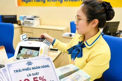 Trái phiếu 'nóng' giữa lúc lãi suất ngân hàng ì ạch 'hạ nhiệt'