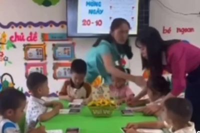 Hai giáo viên mầm non 'tác động' vào mặt bé gái trong giờ học