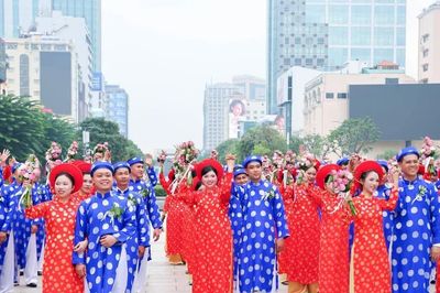 Ngày hạnh phúc của các đôi vợ chồng công nhân ở TPHCM