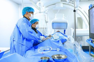 Bệnh viện Bãi Cháy cứu người đàn ông 3 lần ngừng tim trong nửa giờ