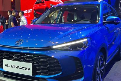 Giá rẻ nhất phân khúc xe hybrid HEV, MG ZS có hút khách của Toyota Yaris Cross?