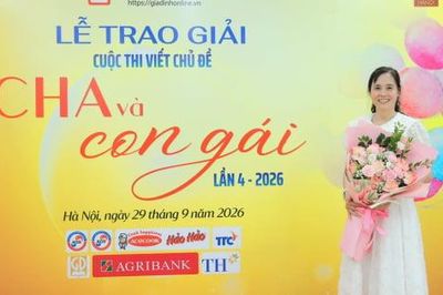 Từ những gói mì tôm của bố đến lời hứa xúc động của người con gái