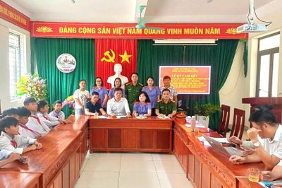 Phối hợp tuyên truyền pháp luật tại trường Tiểu học và THCS Hương Xuân