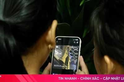 Làm gì khi trẻ mê hát nhạc người lớn?